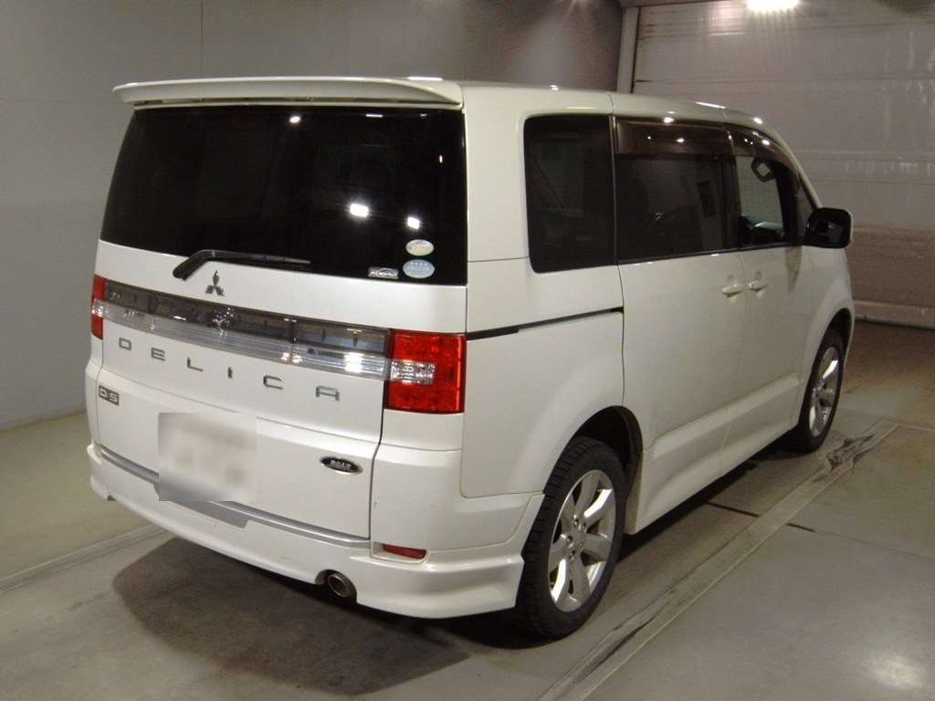 MITSUBISHI DELICA D:5