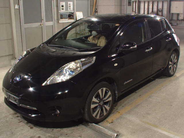 NISSAN LEAF