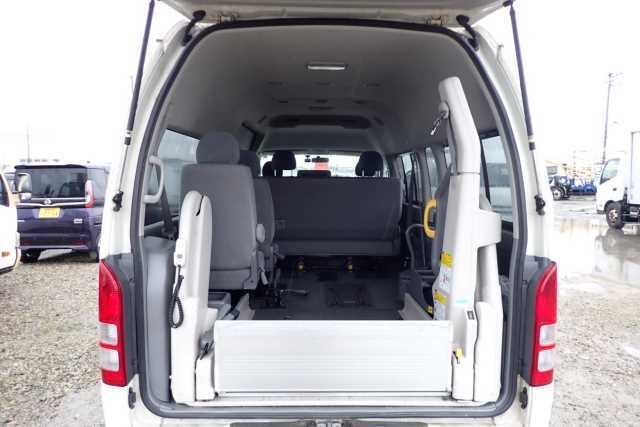 TOYOTA REGIUS ACE
