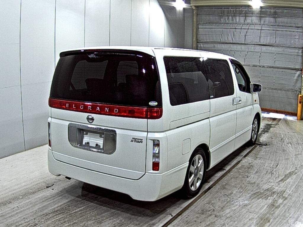 NISSAN ELGRAND