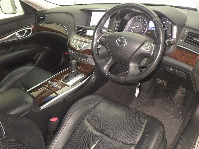NISSAN FUGA