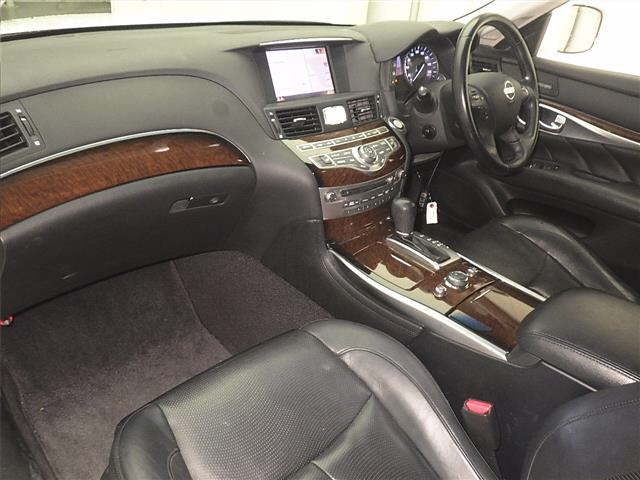 NISSAN FUGA