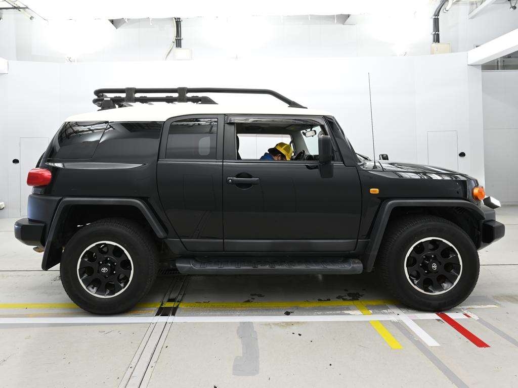 TOYOTA FJ CRUISER