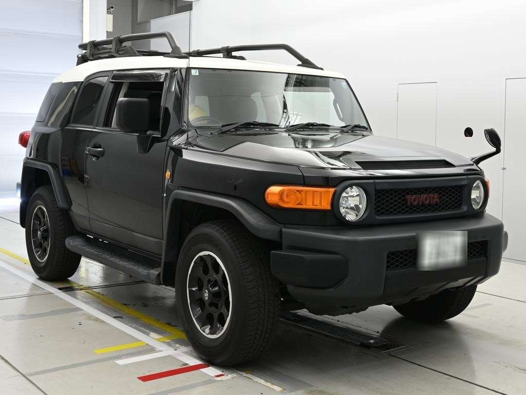 TOYOTA FJ CRUISER