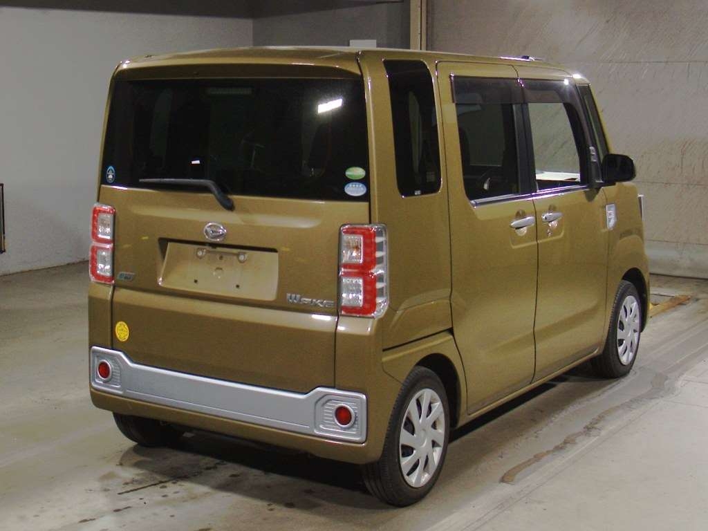 DAIHATSU WAKE