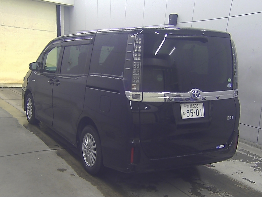 TOYOTA VOXY