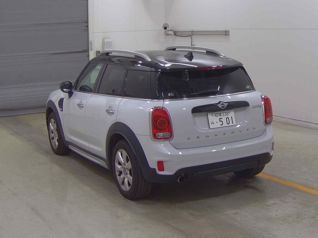 MINI CROSSOVER