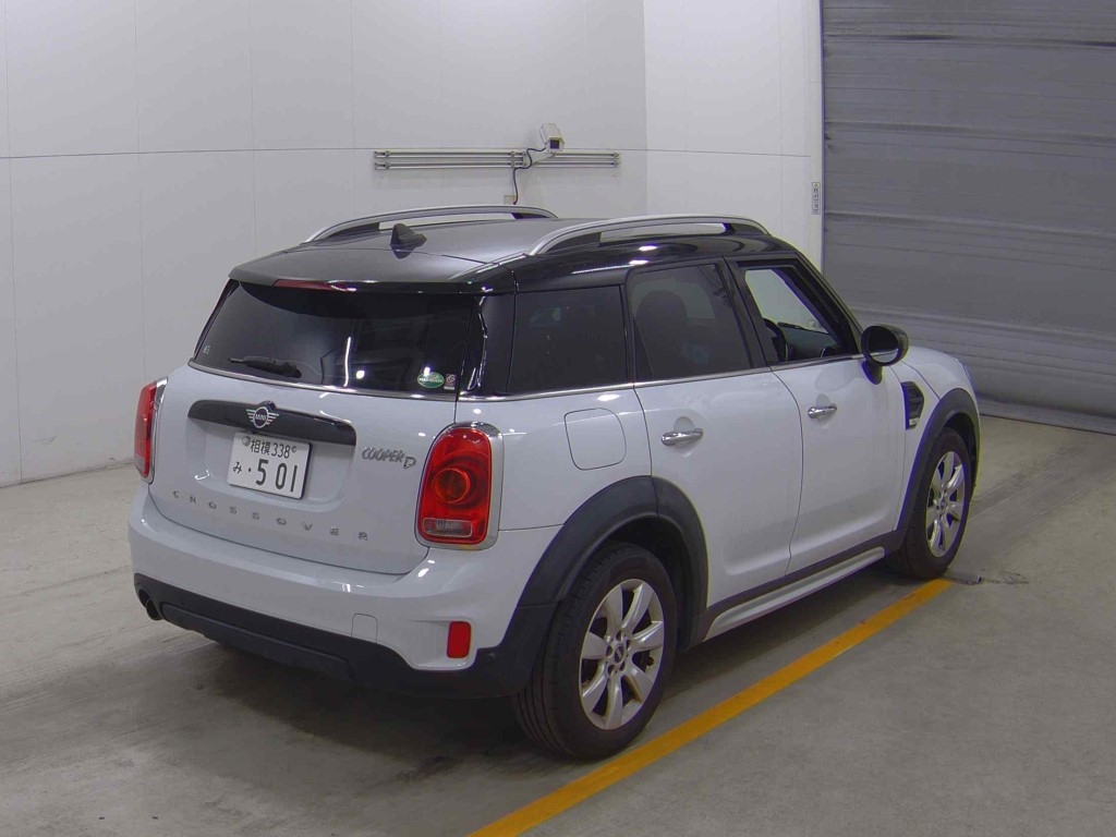MINI CROSSOVER