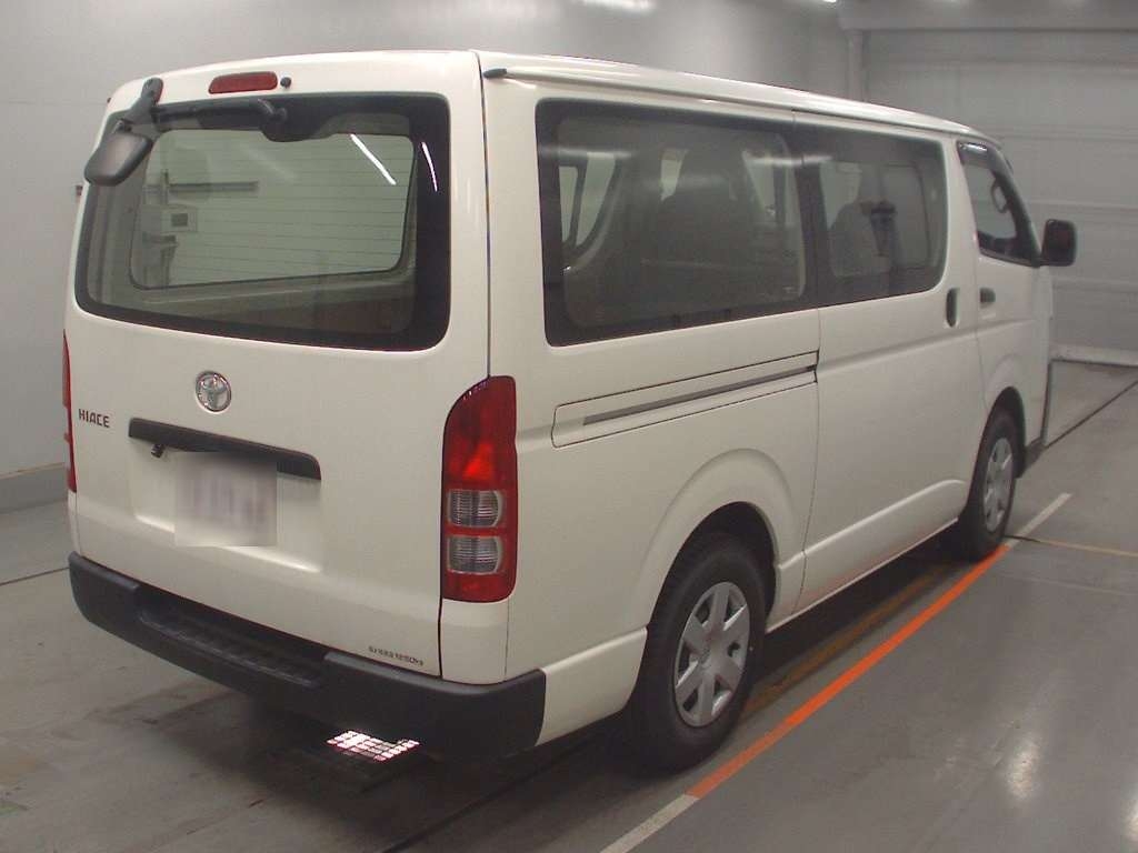 TOYOTA REGIUS ACE