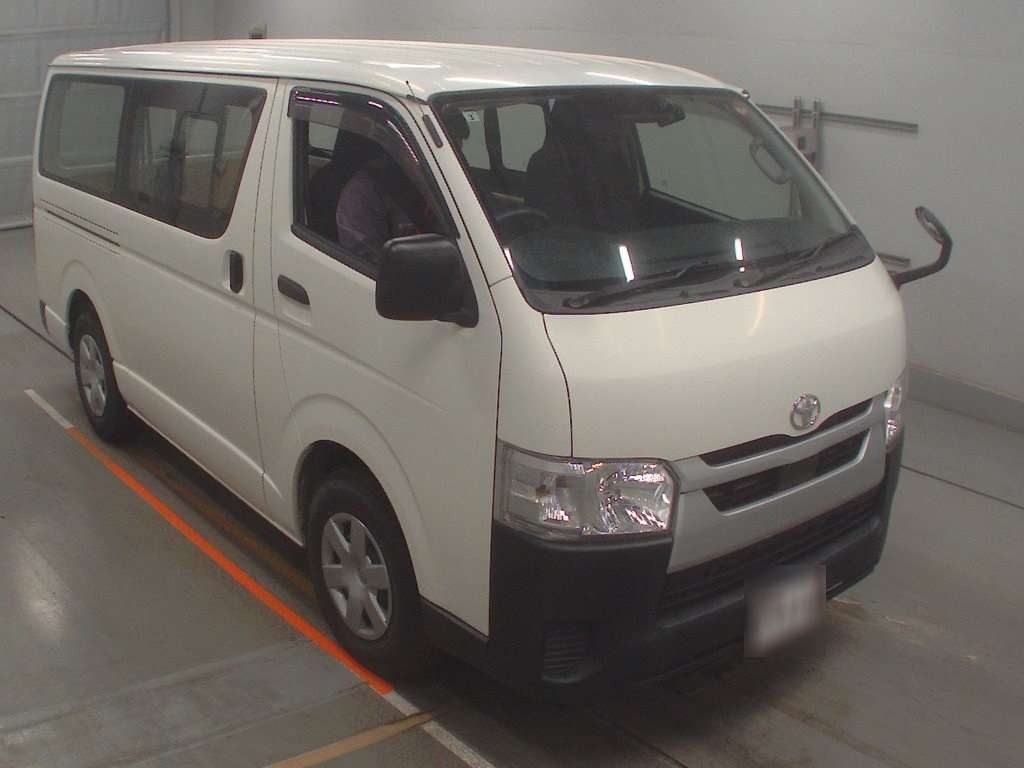 TOYOTA REGIUS ACE