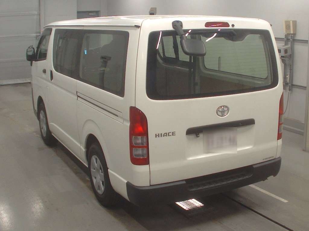 TOYOTA REGIUS ACE