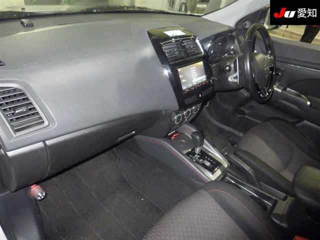 MITSUBISHI RVR