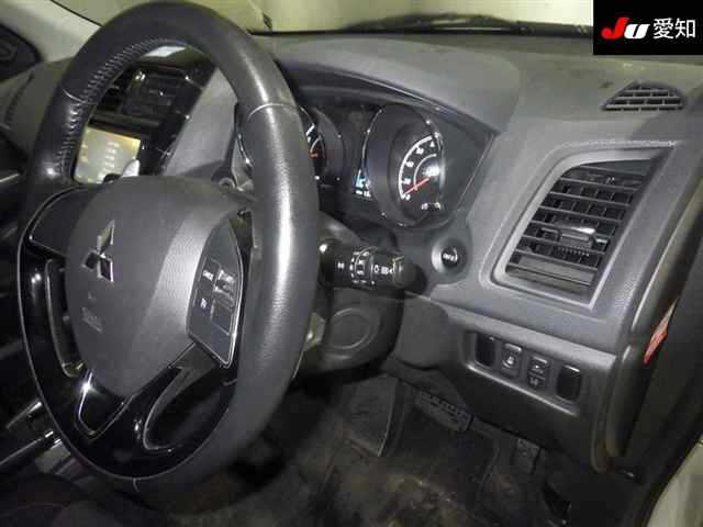 MITSUBISHI RVR