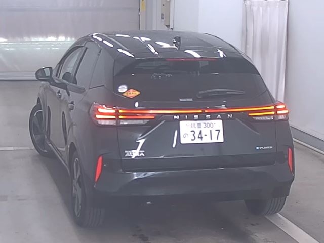 NISSAN AURA