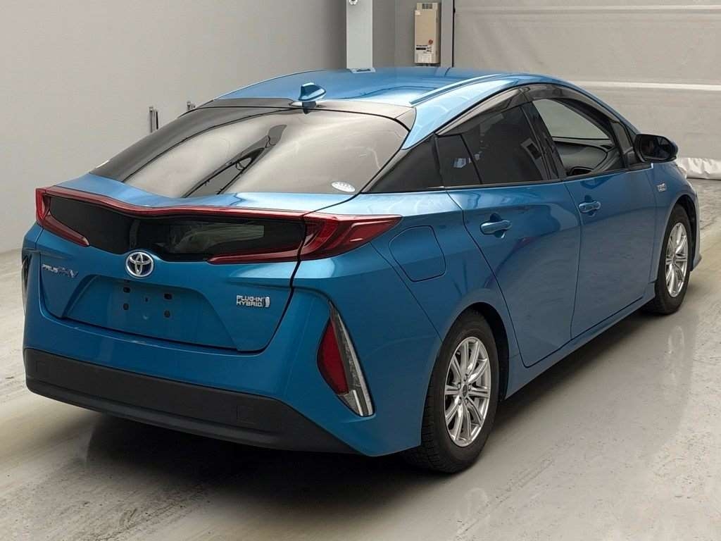 TOYOTA PRIUS PHV