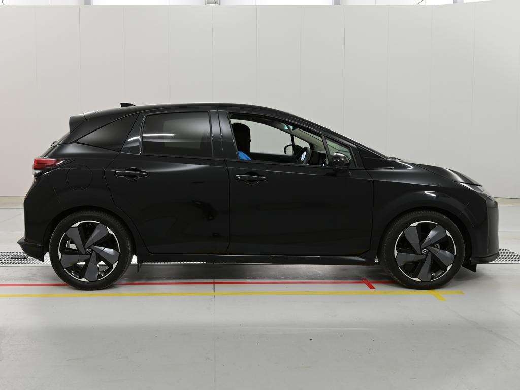 NISSAN AURA