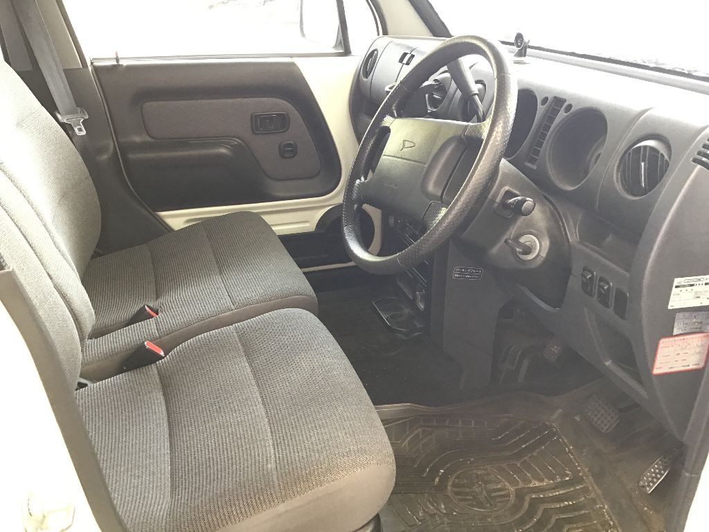 DAIHATSU NAKED