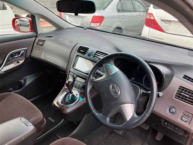 TOYOTA MARK X ZIO