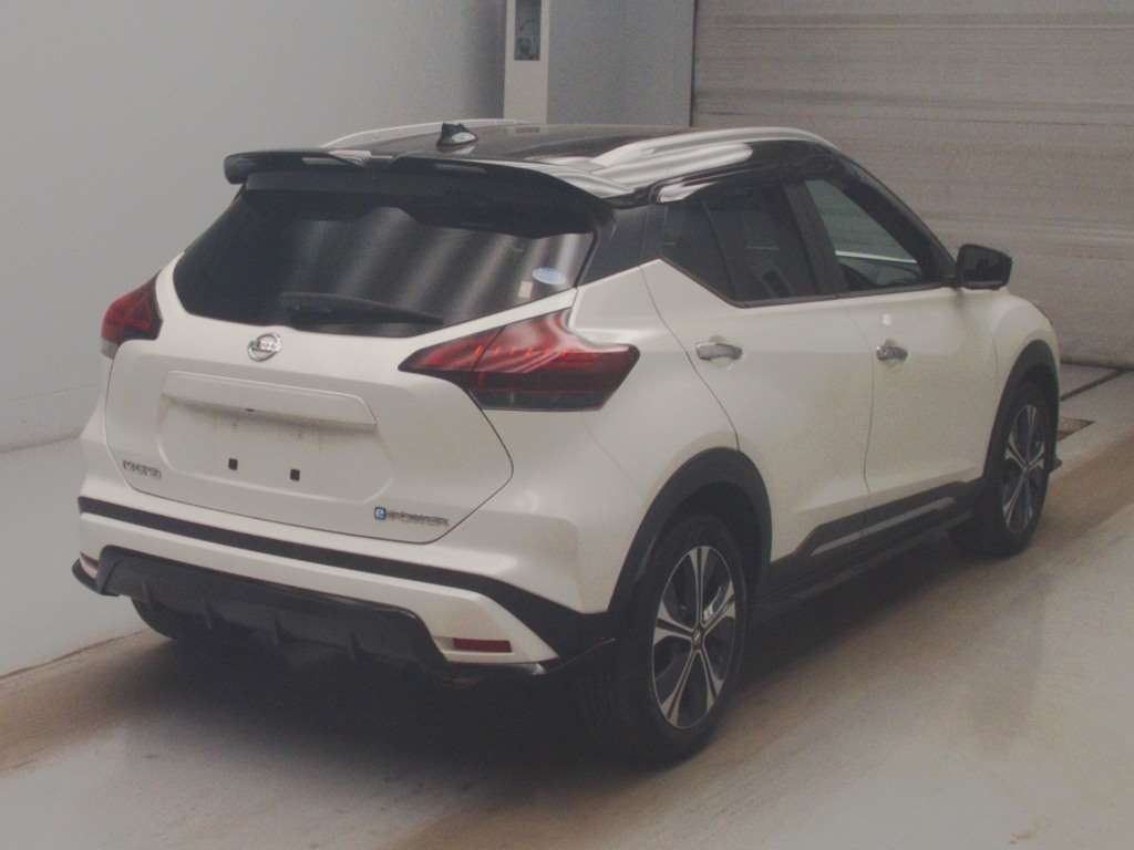 NISSAN KICKS