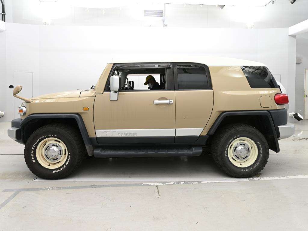 TOYOTA FJ CRUISER
