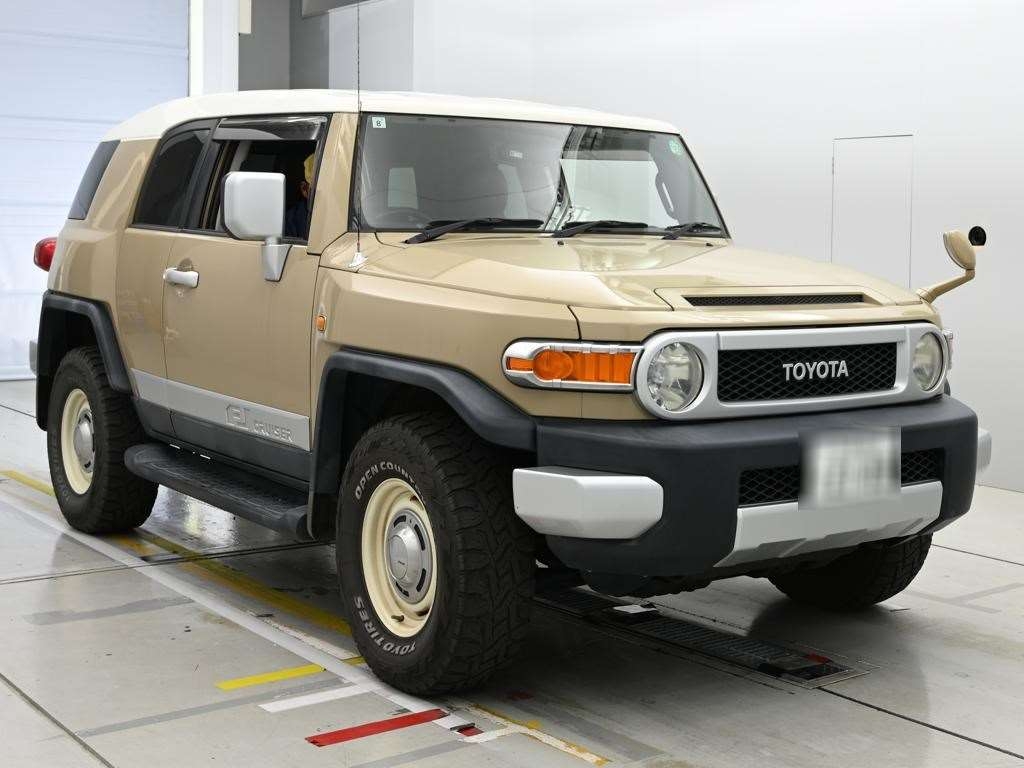 TOYOTA FJ CRUISER