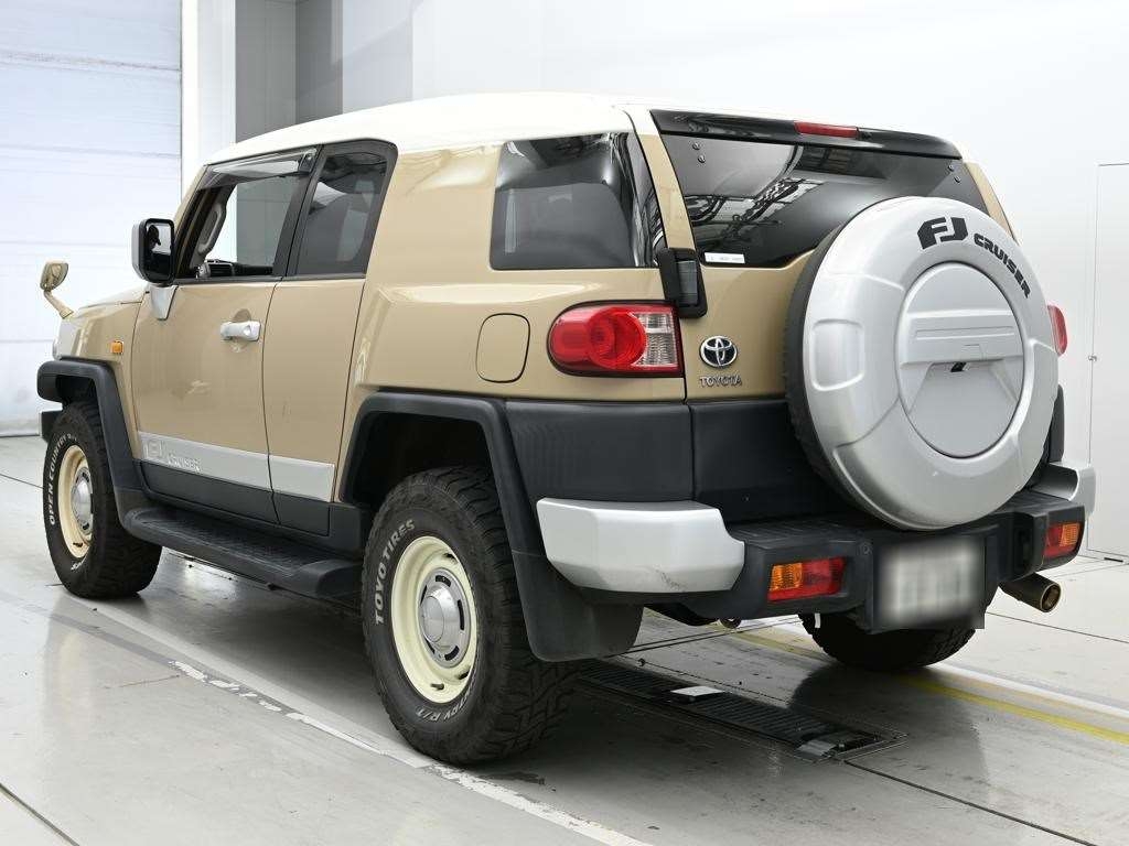 TOYOTA FJ CRUISER