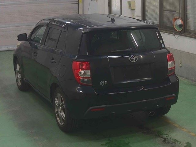 TOYOTA IST