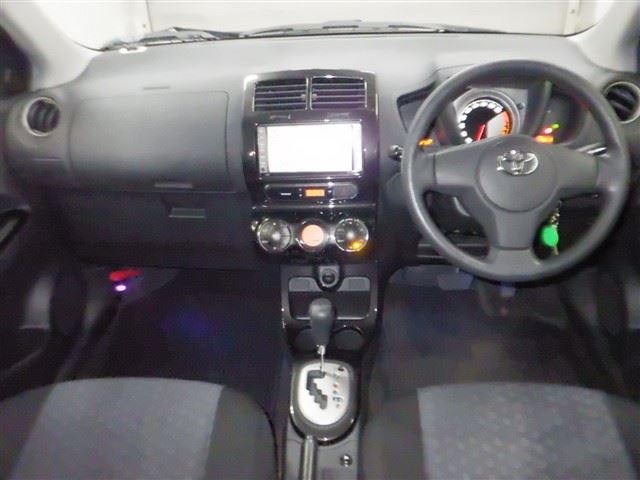 TOYOTA IST