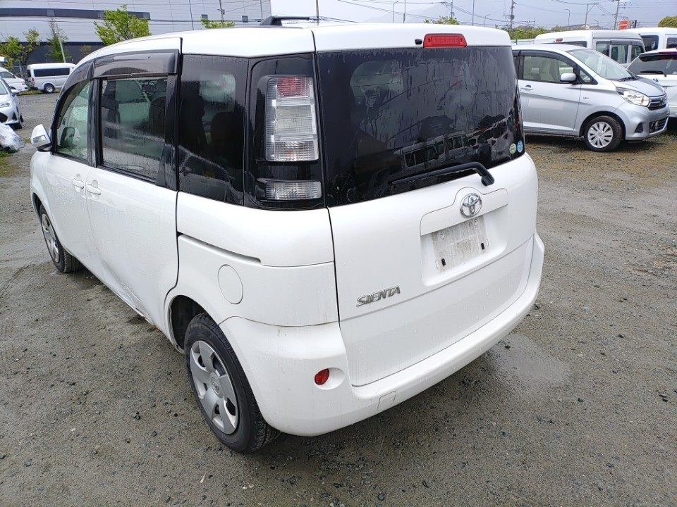 TOYOTA SIENTA