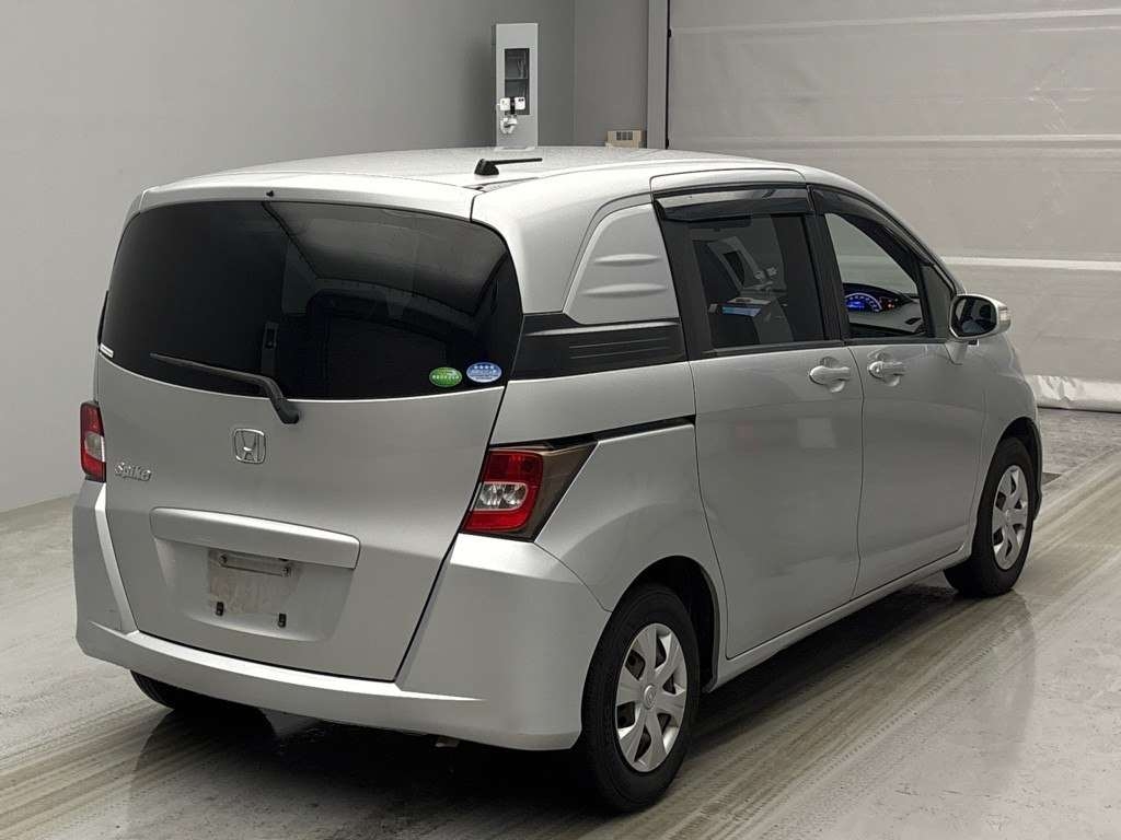 HONDA FREED SPIKE