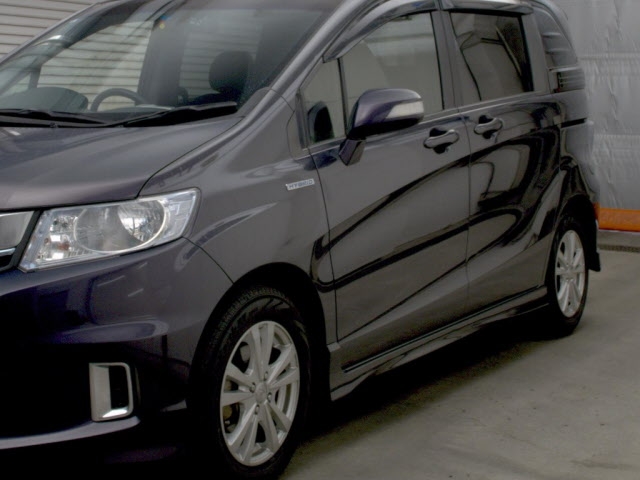 HONDA FREED SPIKE
