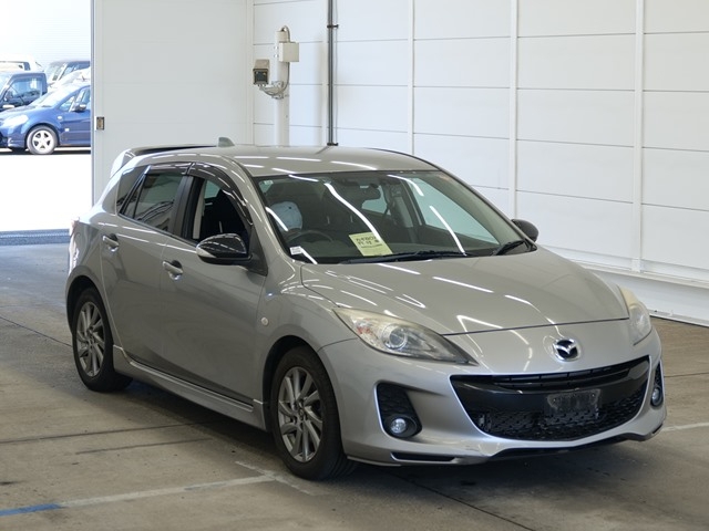 MAZDA AXELA