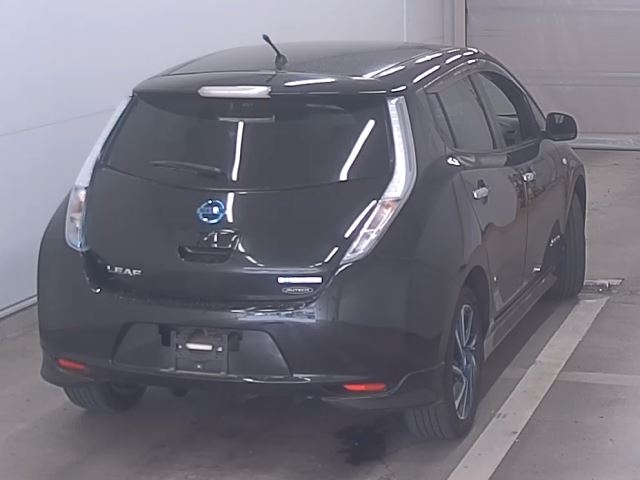 NISSAN LEAF