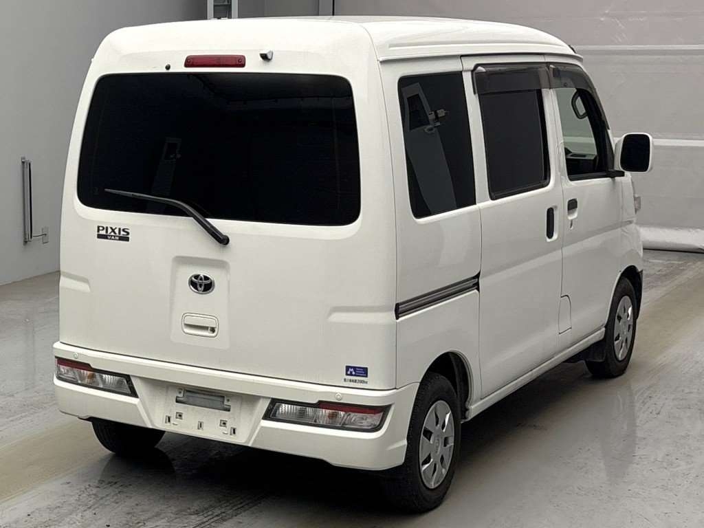 TOYOTA PIXIS VAN