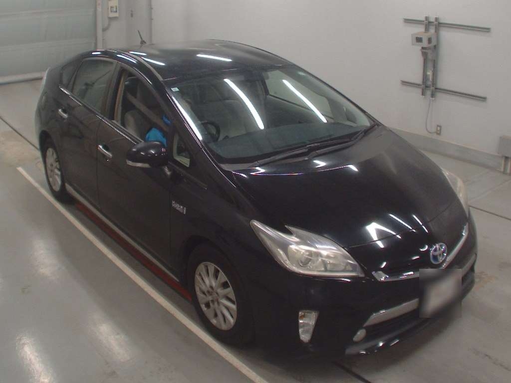 TOYOTA PRIUS PHV