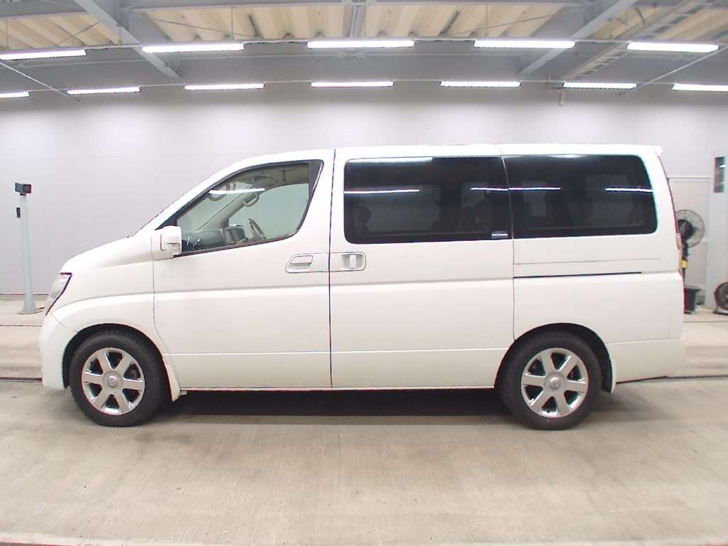 NISSAN ELGRAND