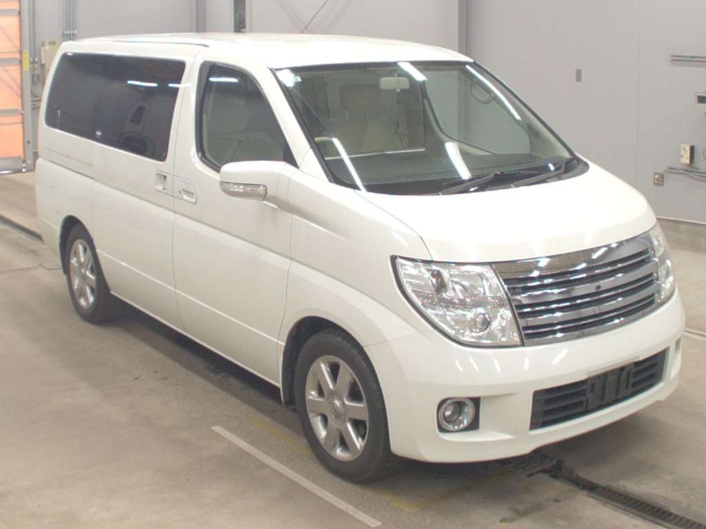 NISSAN ELGRAND