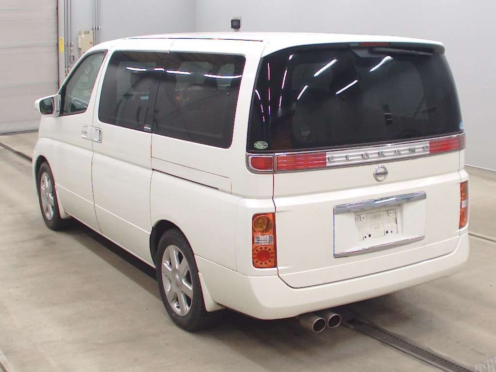 NISSAN ELGRAND