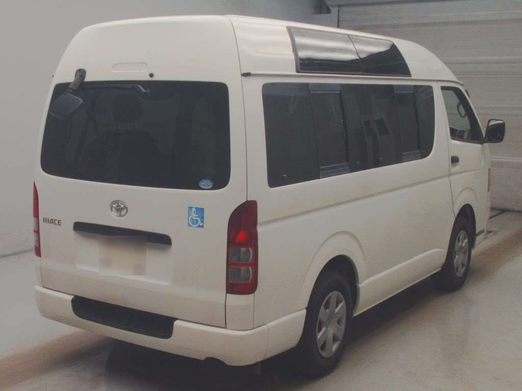 TOYOTA REGIUS ACE