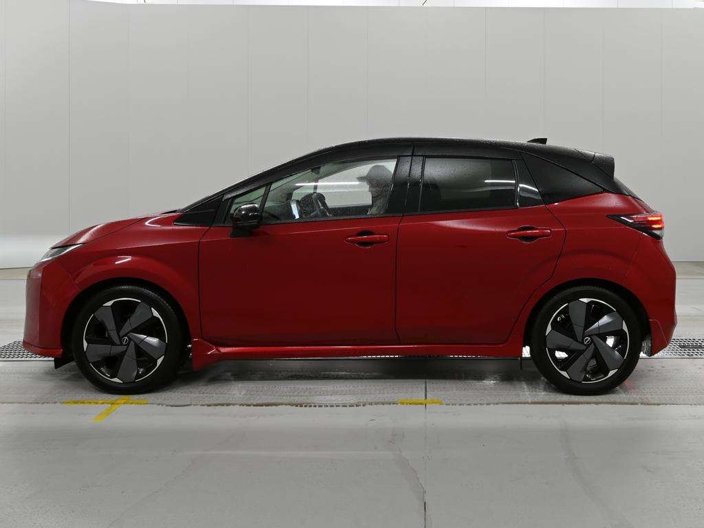 NISSAN AURA