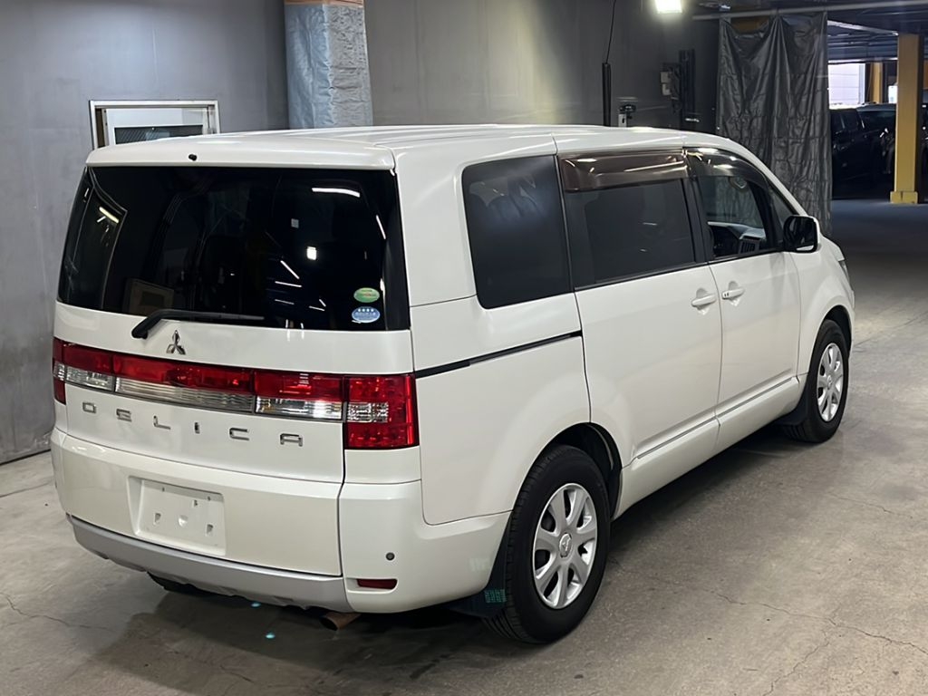 MITSUBISHI DELICA D:5