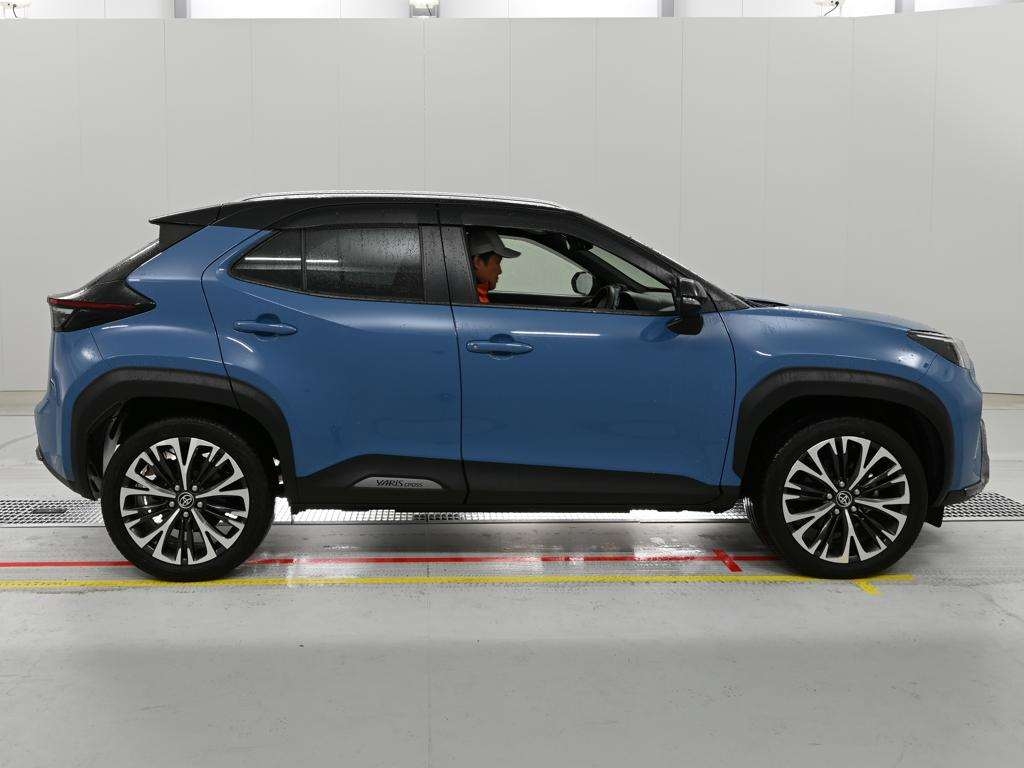 TOYOTA YARIS CROSS