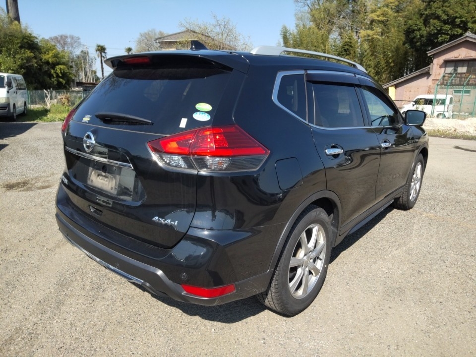 NISSAN X-TRAIL