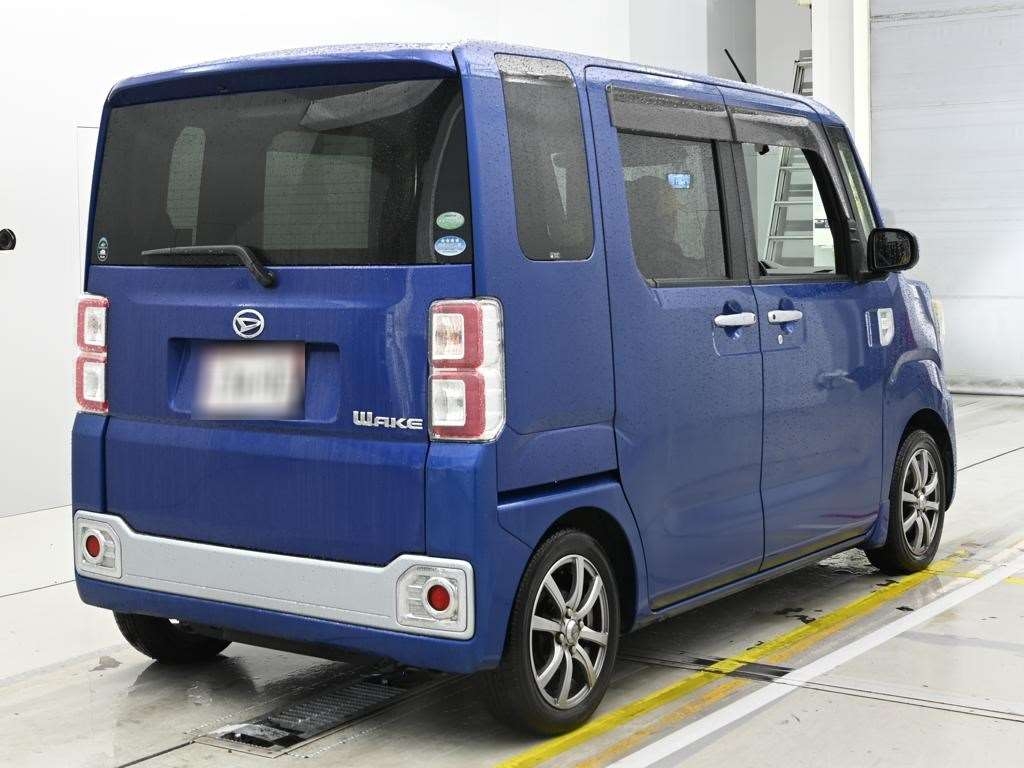 DAIHATSU WAKE