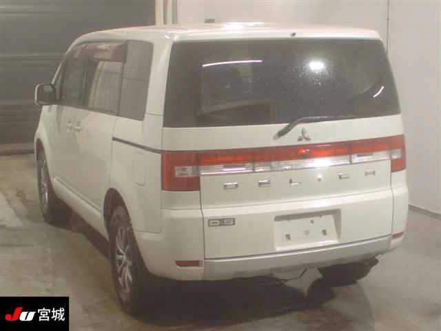 MITSUBISHI DELICA D:5