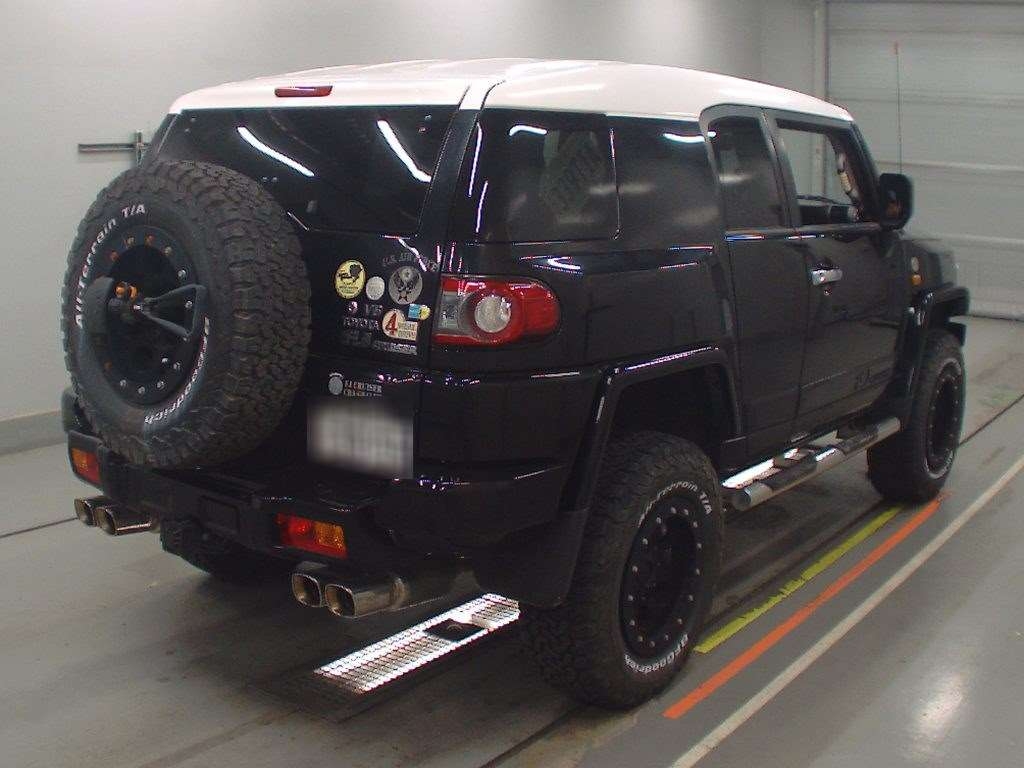 TOYOTA FJ CRUISER