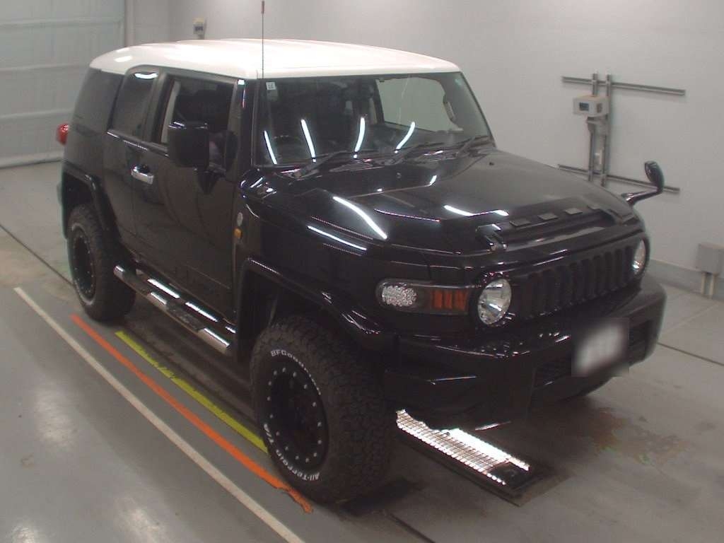 TOYOTA FJ CRUISER
