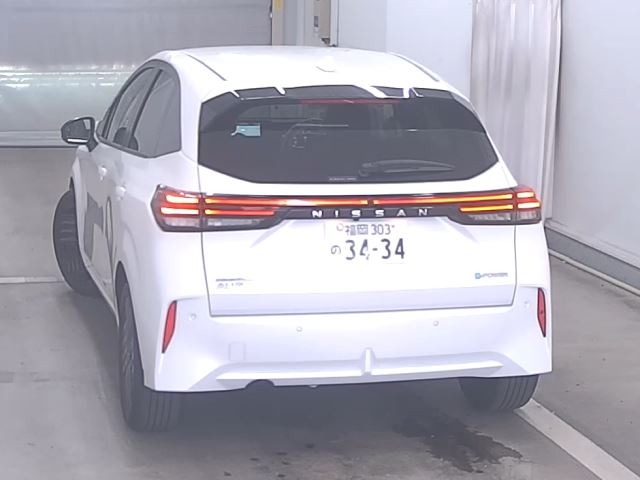 NISSAN AURA
