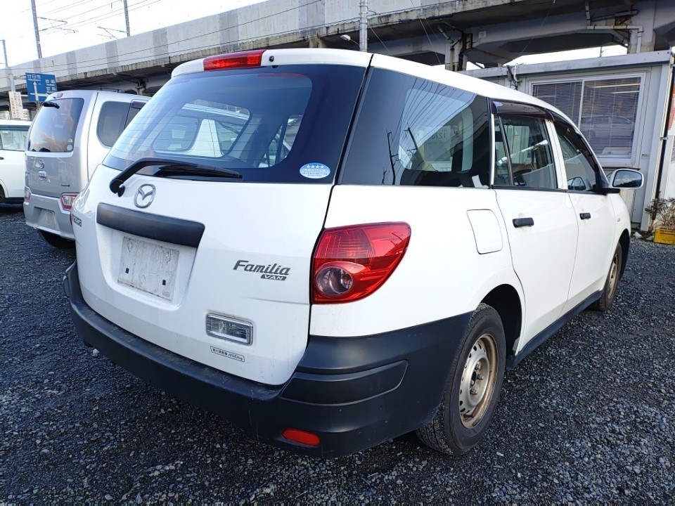 MAZDA FAMILIA