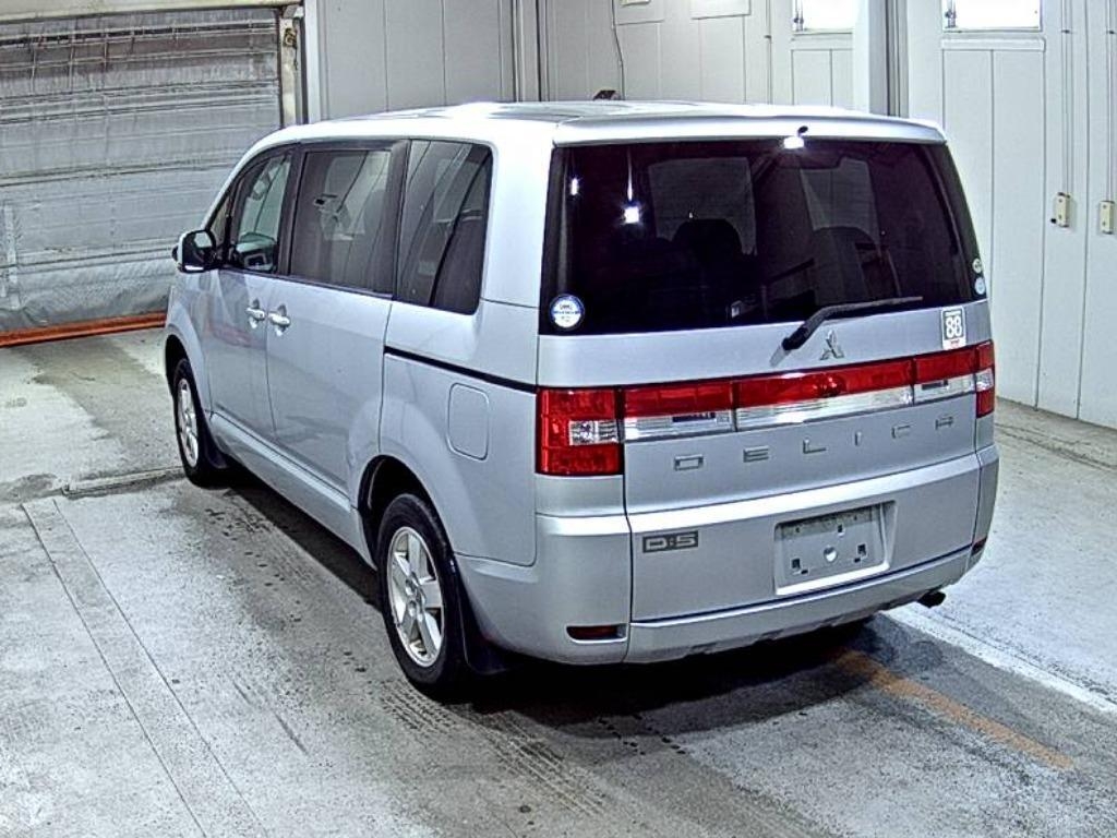 MITSUBISHI DELICA D:5